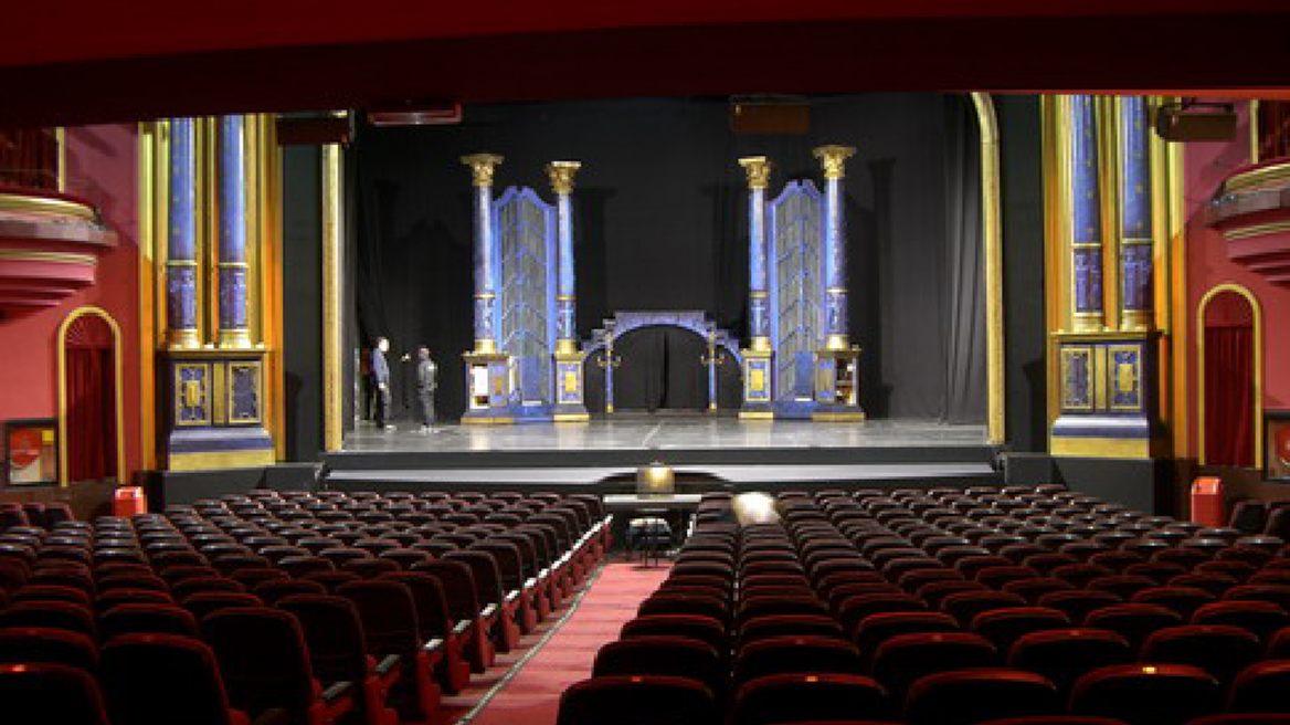 <span id="hs_cos_wrapper_name" class="hs_cos_wrapper hs_cos_wrapper_meta_field hs_cos_wrapper_type_text" style="" data-hs-cos-general-type="meta_field" data-hs-cos-type="text" >Reliable radio control in stage technology - "Beauty and the Beast" in Madrid</span>