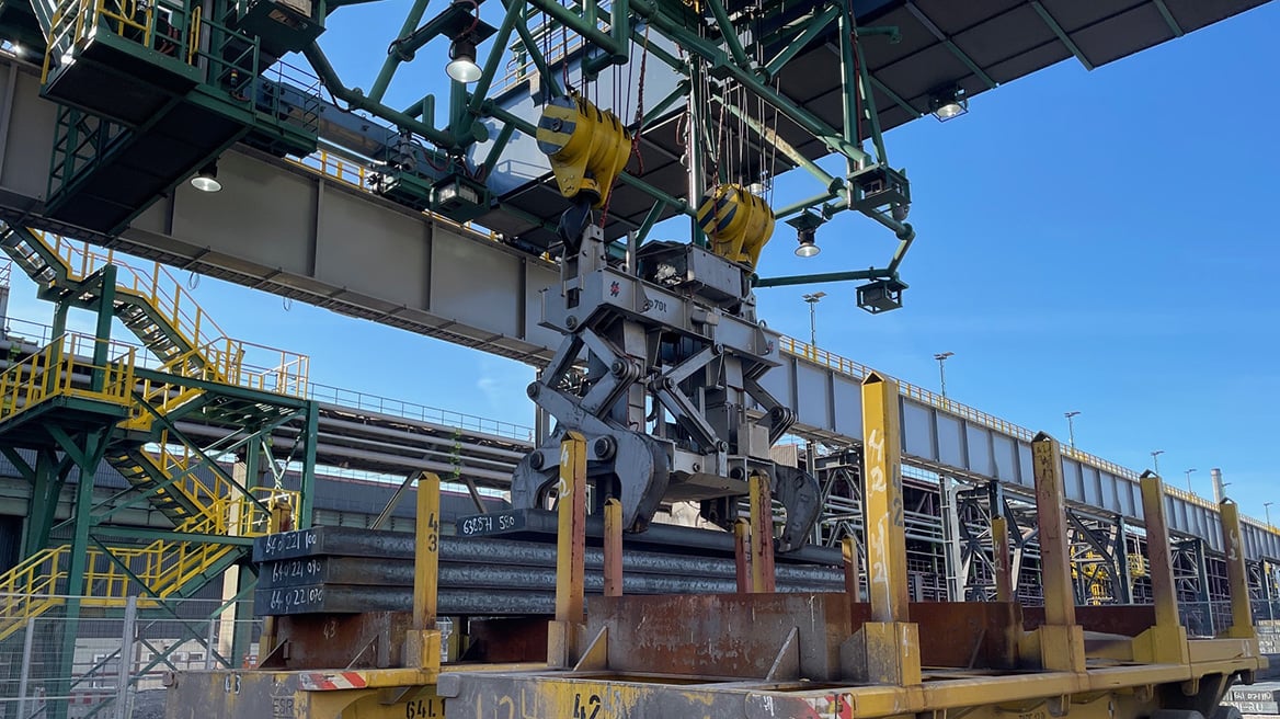 Elektrisch gesteuerte Zangen werden über PROFINET-Geber gesteuert.