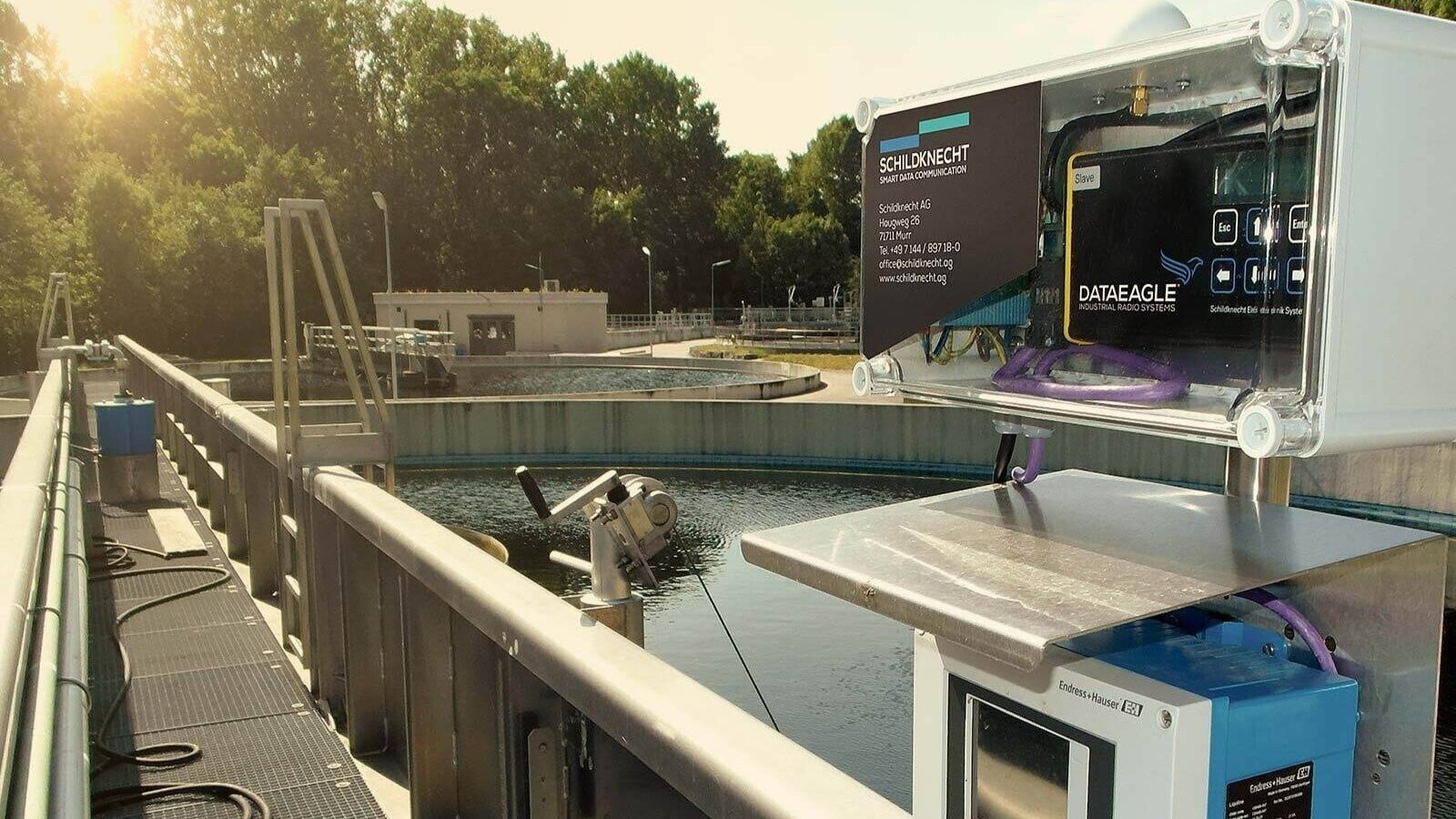 Wastewater treatment plant with a rotary scraper and DATAEAGLE as a replacement for a slip ring